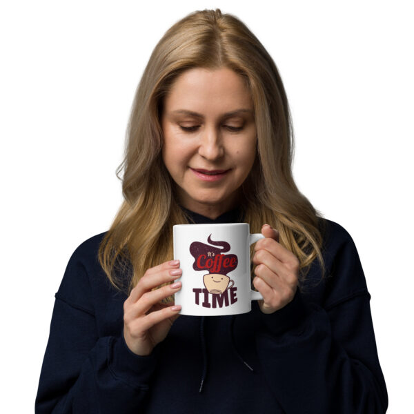 Weiße, glänzende Tasse